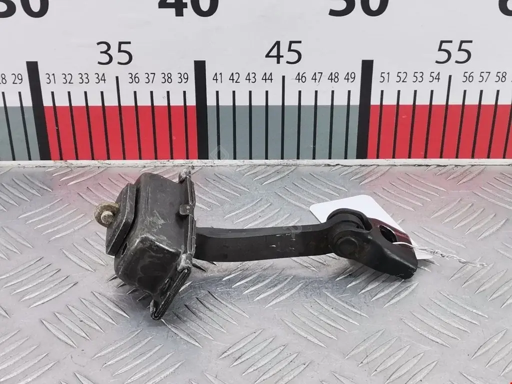 Ограничитель двери A1687300116