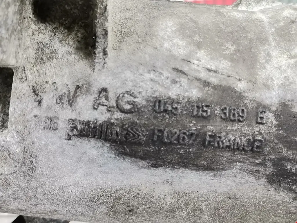 Корпус масляного фильтра 045115389E, 045115389H, 045115389K