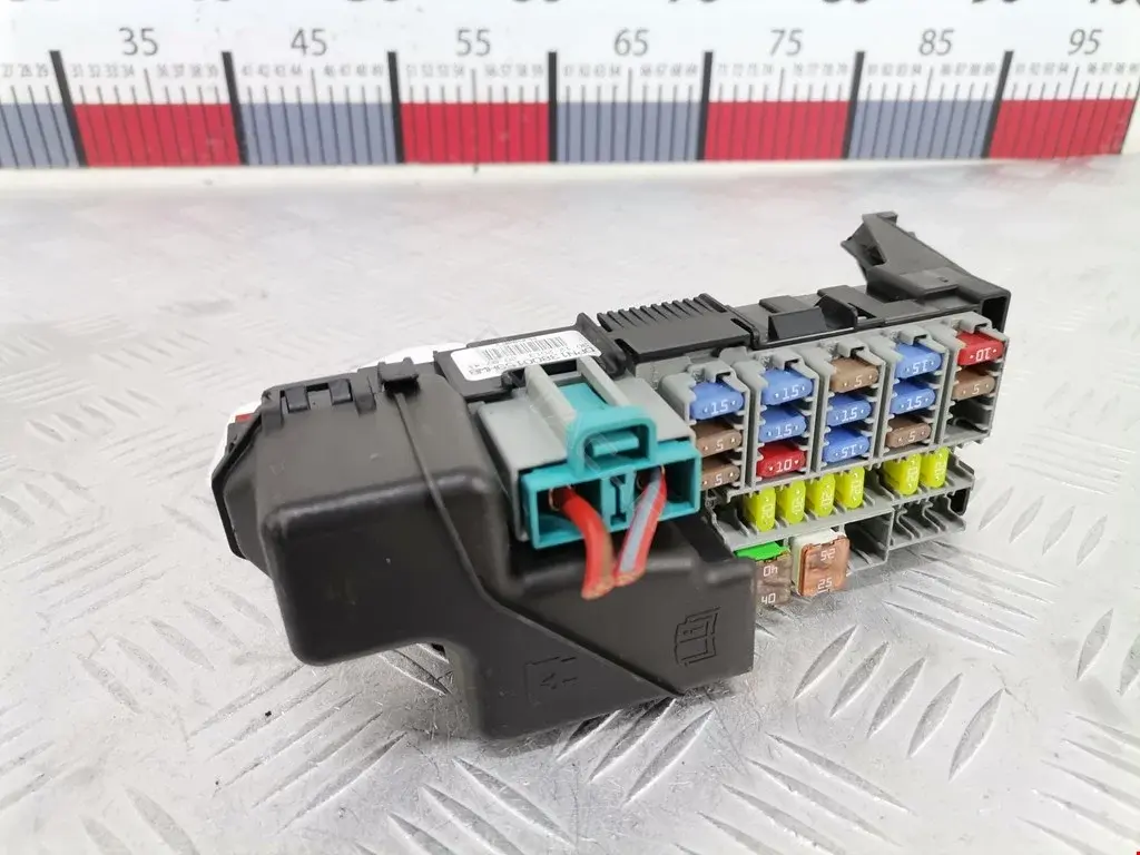 Блок предохранителей 30659288, BG9T14C256HA