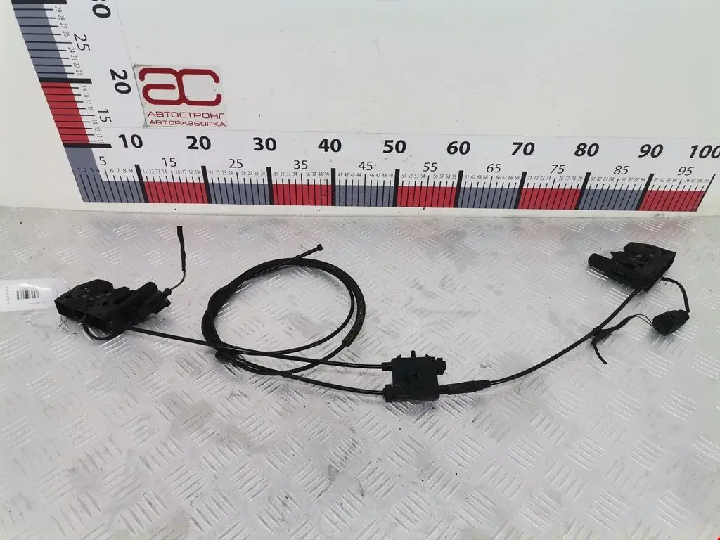 Замок капота 8U0823509