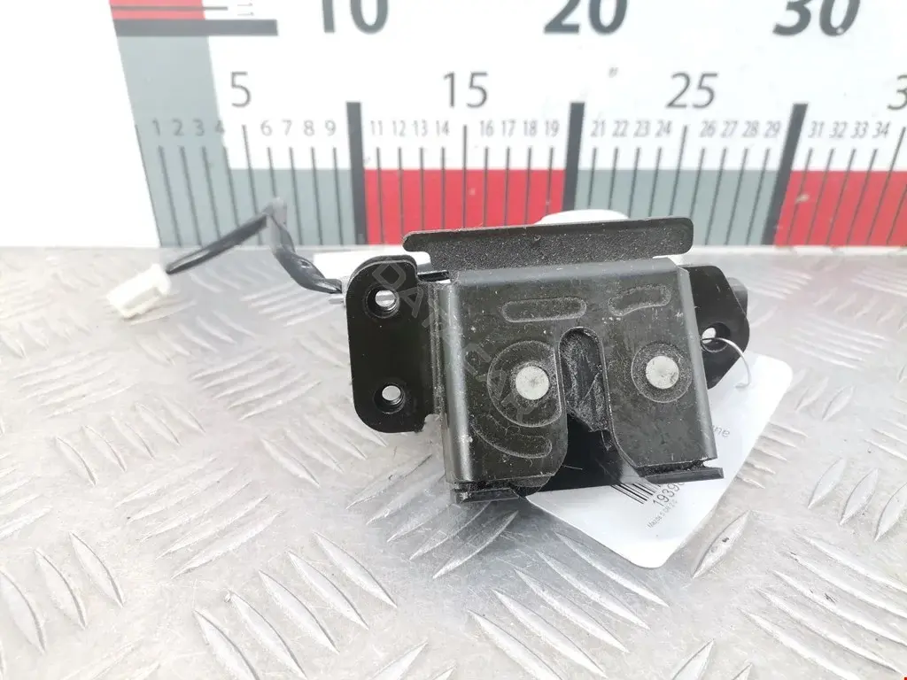 Замок крышки багажника C24362310B