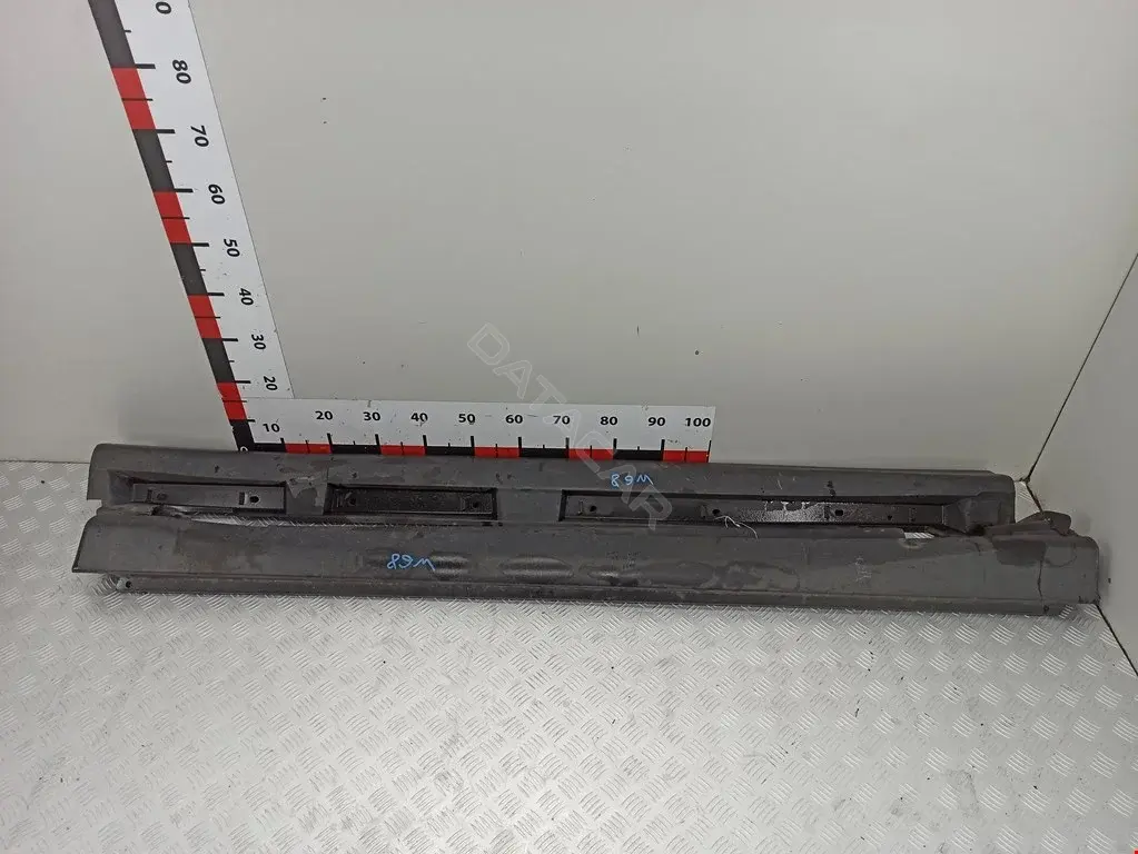 Накладка на порог 7585048010