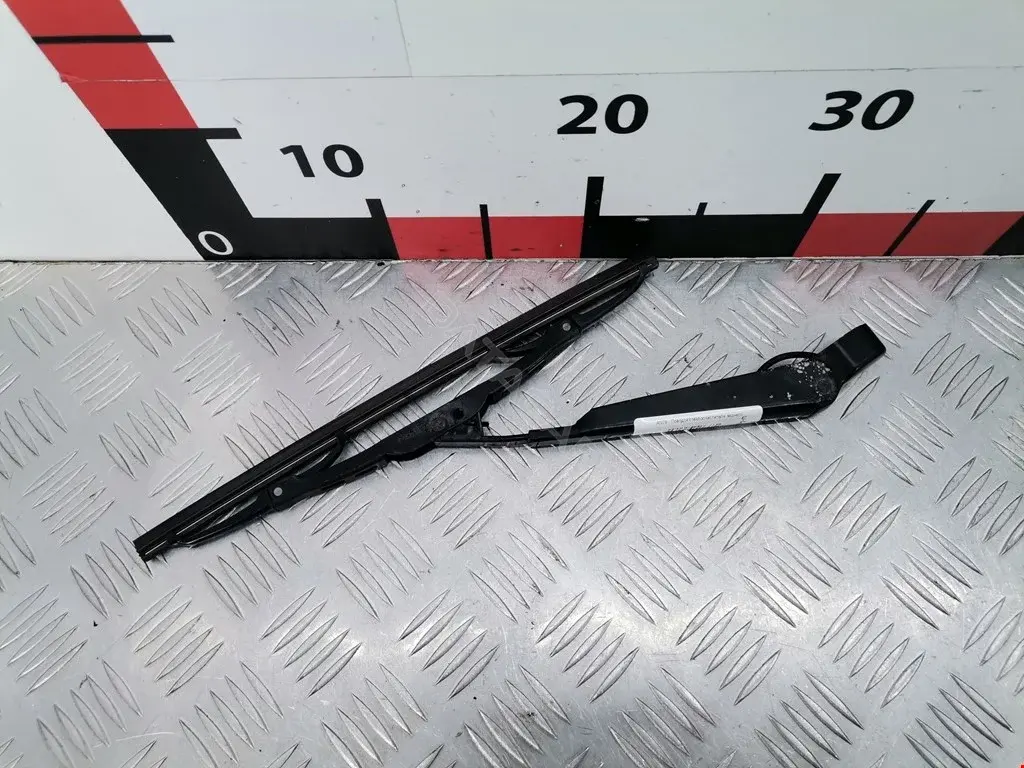 Рычаг стеклоочистителя 3M51R17526AA