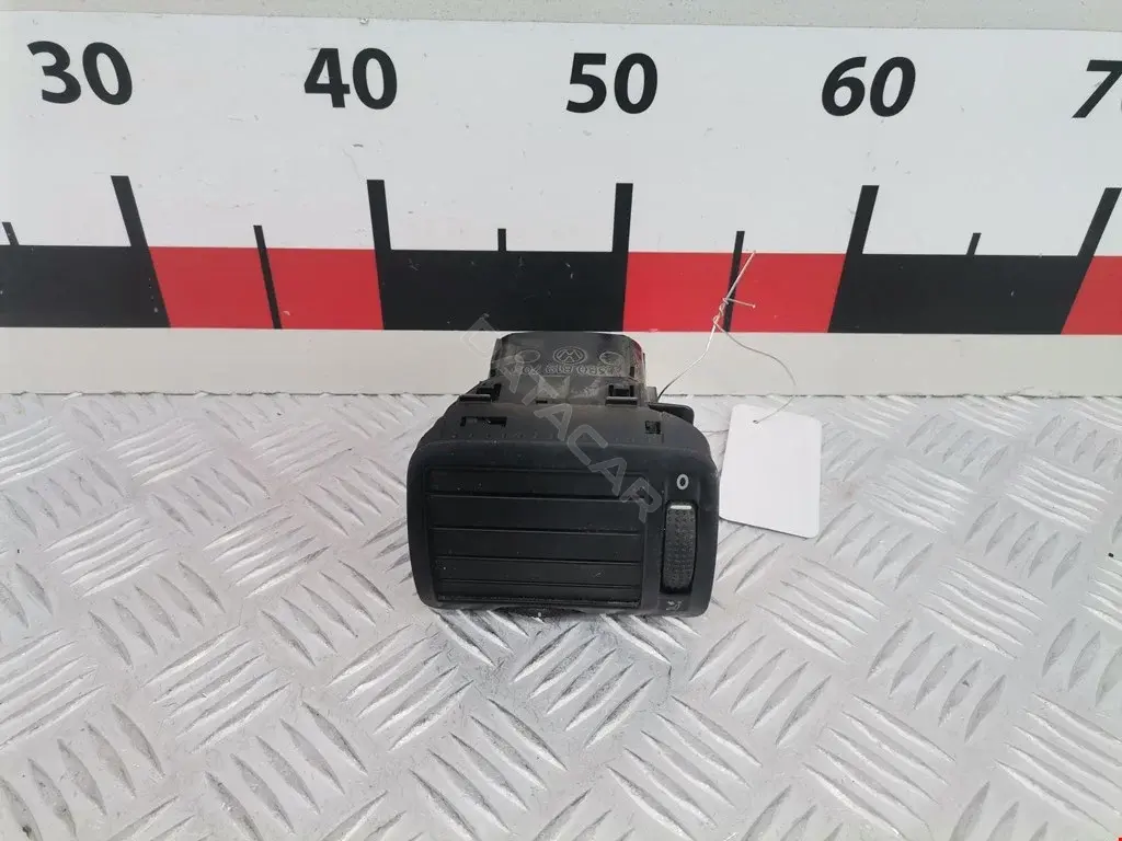 Дефлектор обдува салона 3B0819703D