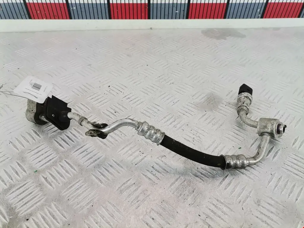 Трубка кондиционера 7L0820741L