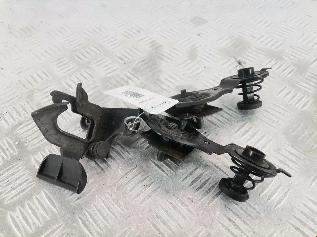 Замок капота A2098800164