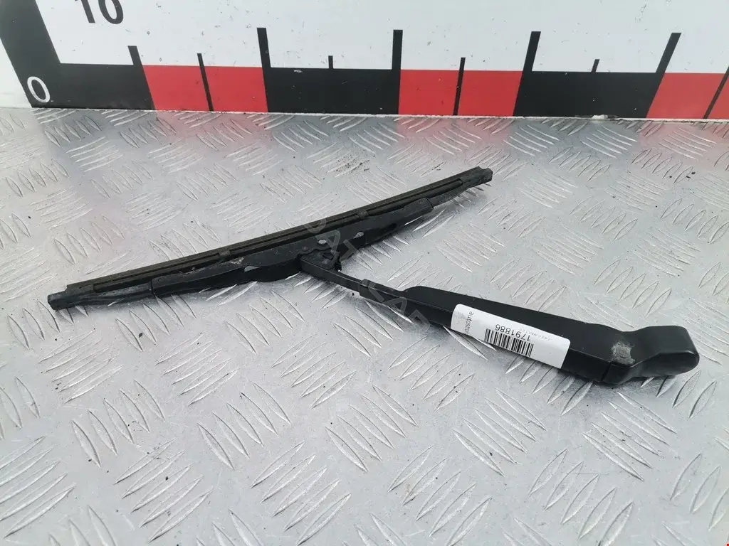 Рычаг стеклоочистителя 3M51R17526AA