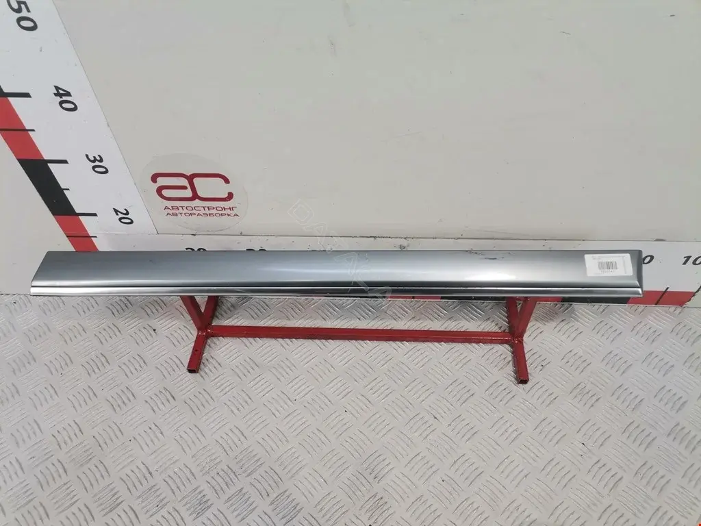Молдинг двери 4D0853961