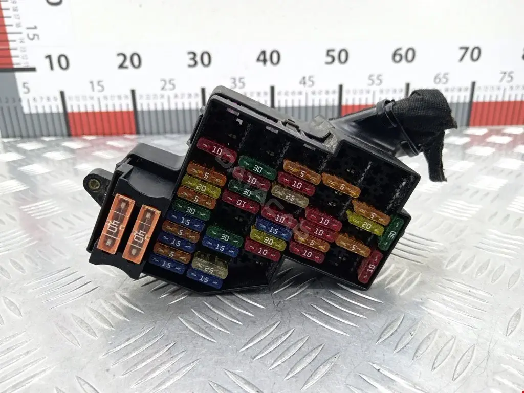 Блок предохранителей 7L0937559, 7L0941828