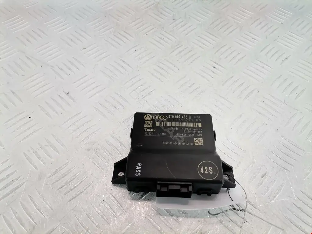 Блок комфорта 8T0907468H