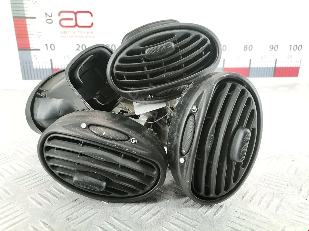 Дефлектор обдува салона 98AB19893AKW