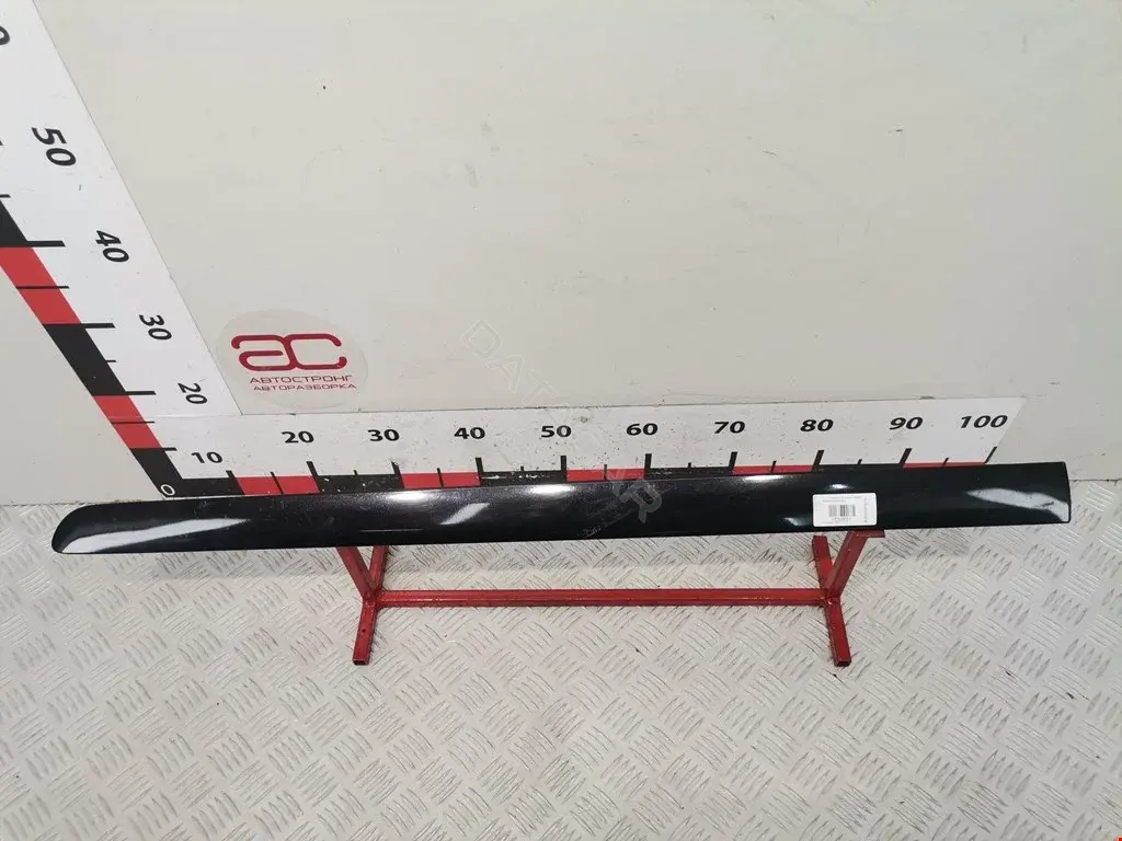 Молдинг двери 1T0853516H