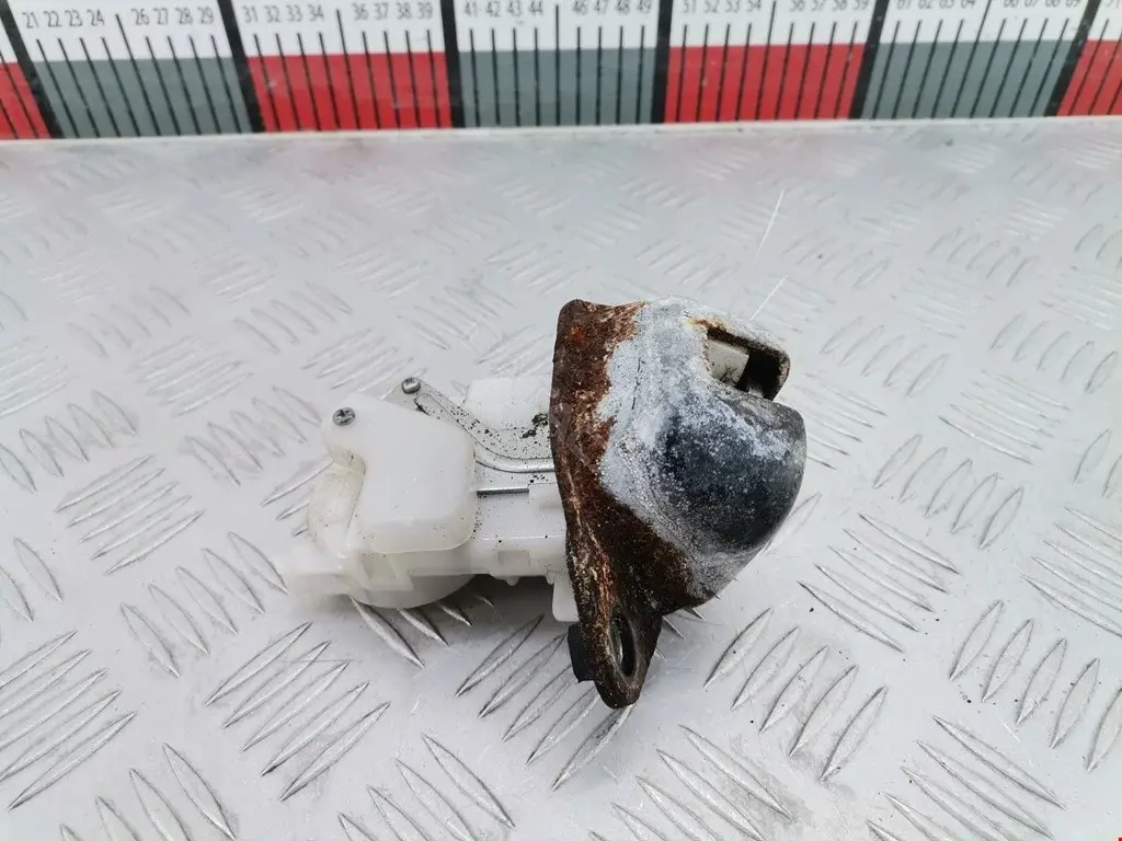 Замок крышки багажника 63032FG112