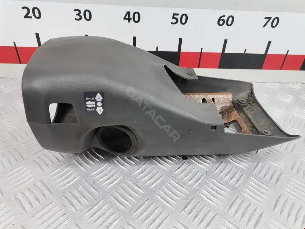 Кожух рулевой колонки MR763459