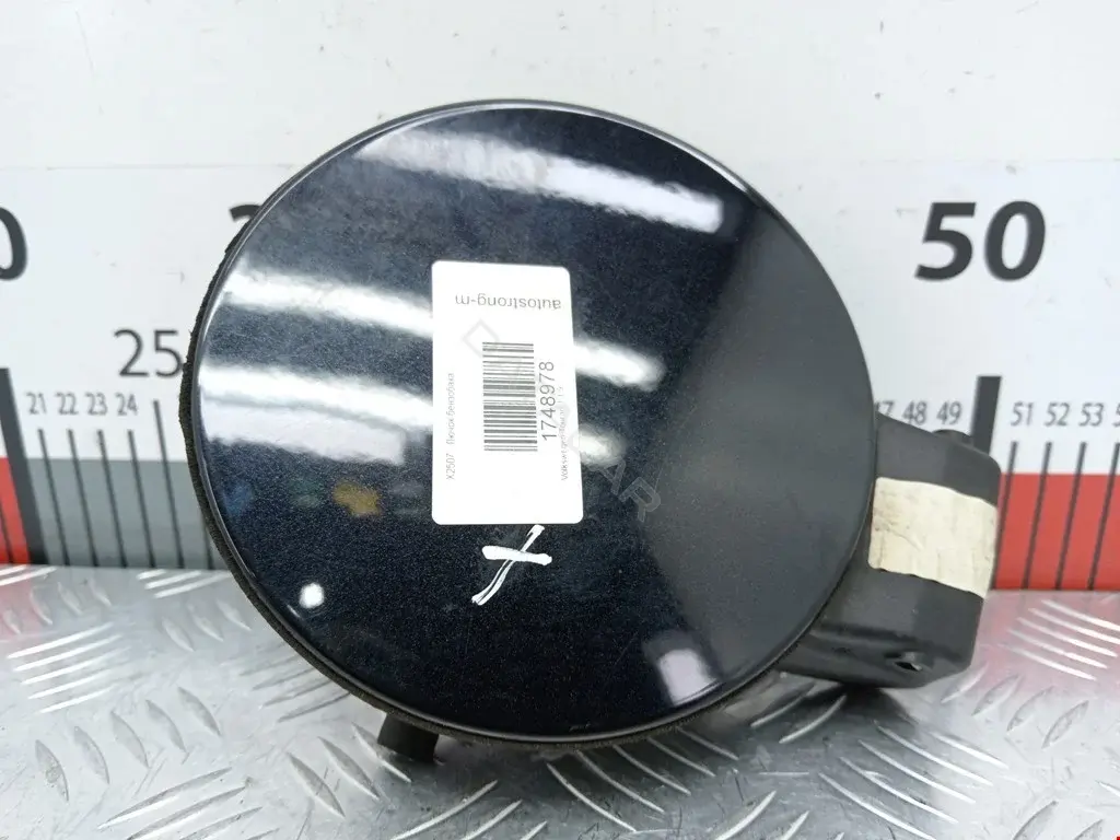 Крышка лючка топливного бака 1T0809857, 1T0809857F
