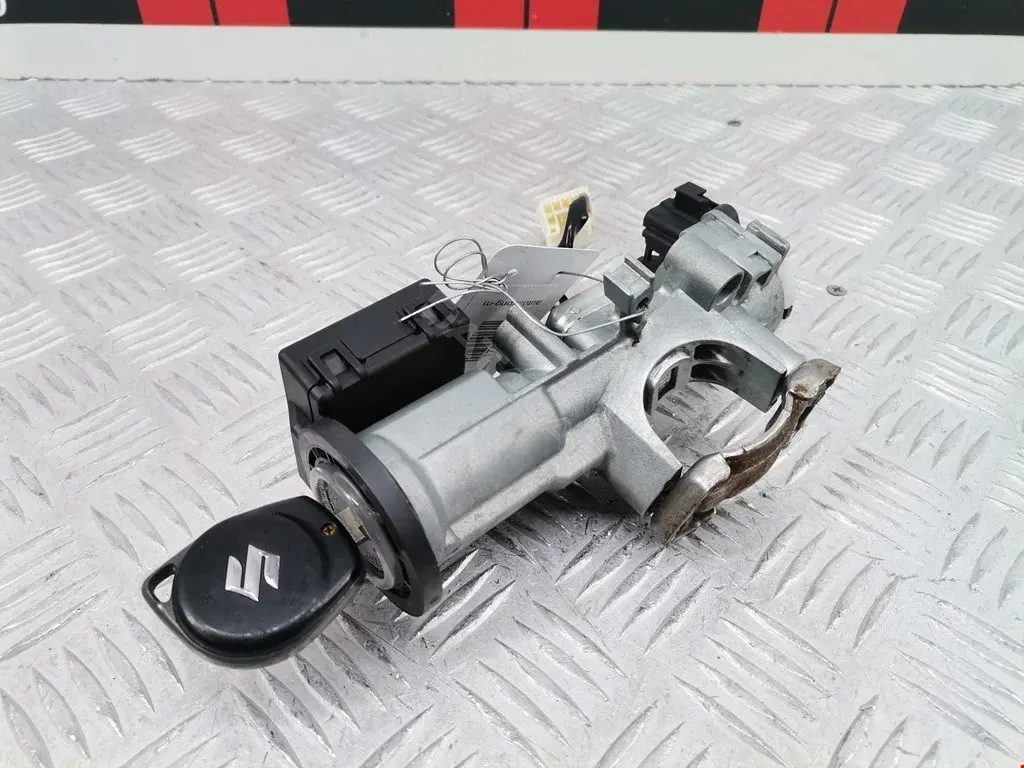 Замок зажигания 3710162JB0