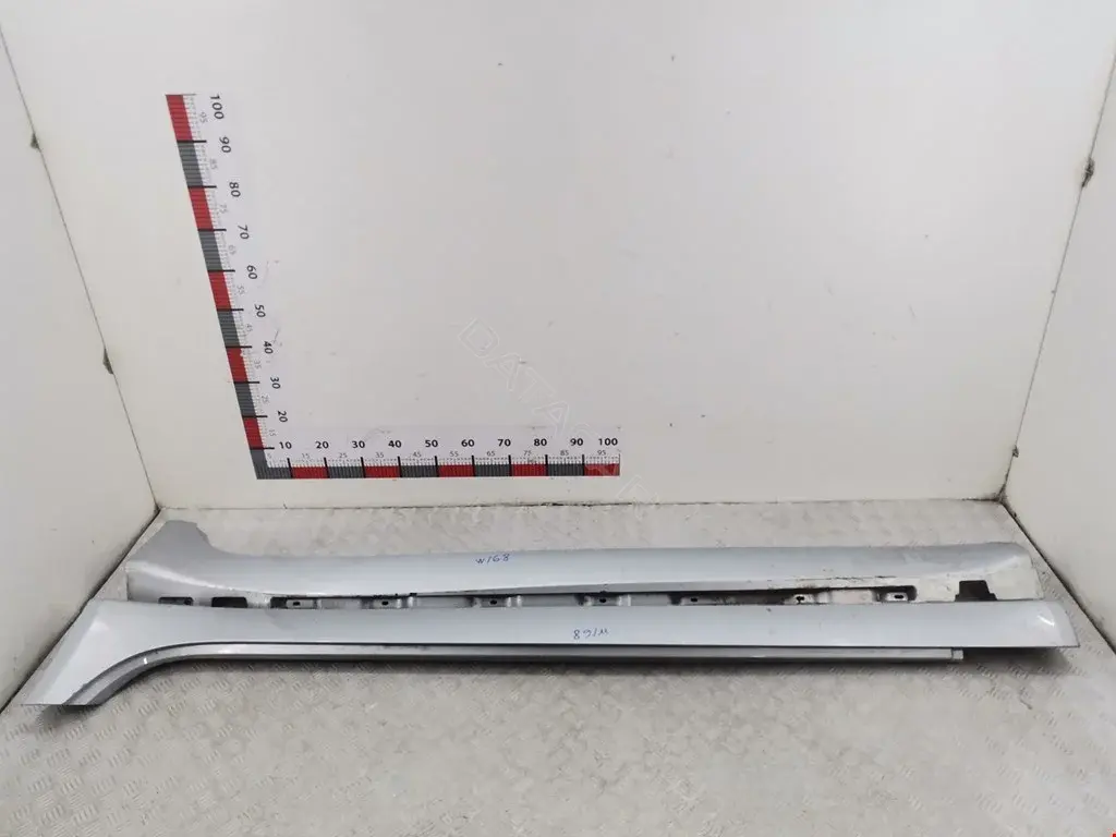 Накладка на порог C2Z5443XXX