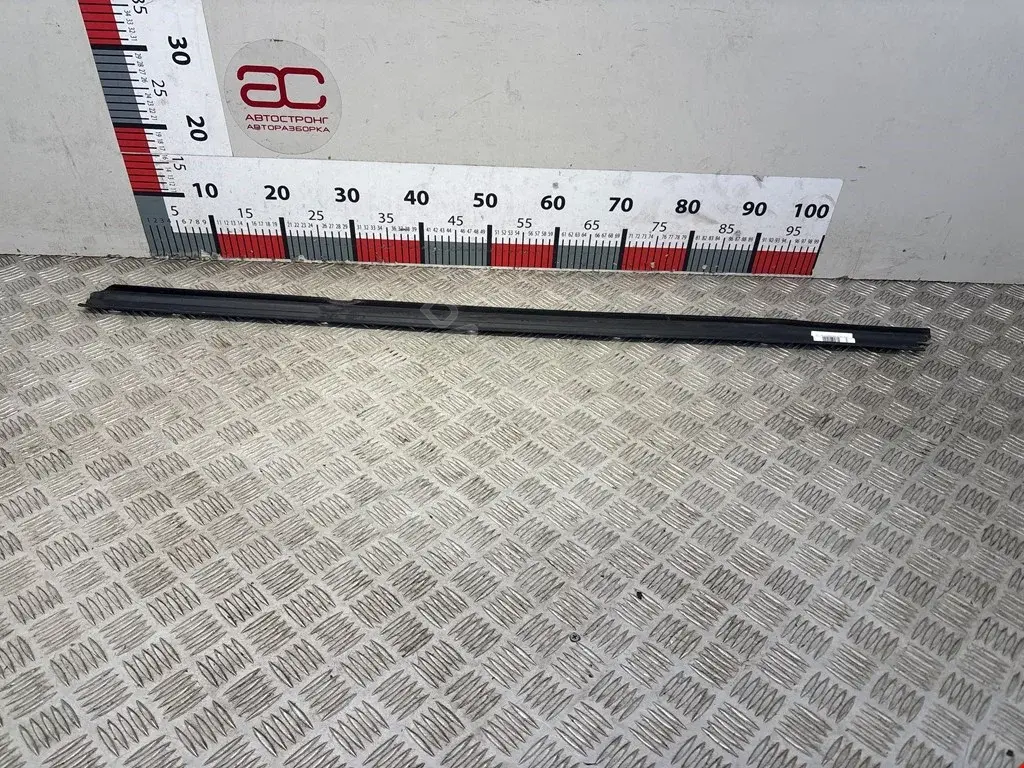Молдинг двери 2215593