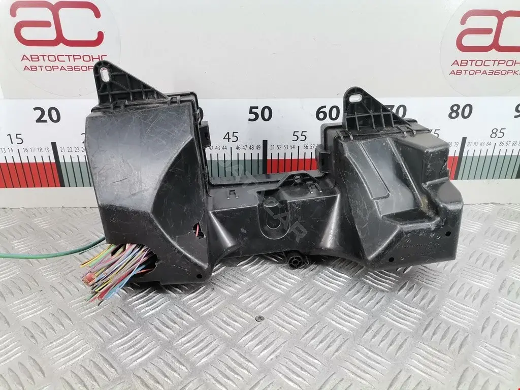 Блок предохранителей 5605002310, 8X2T14B476AD