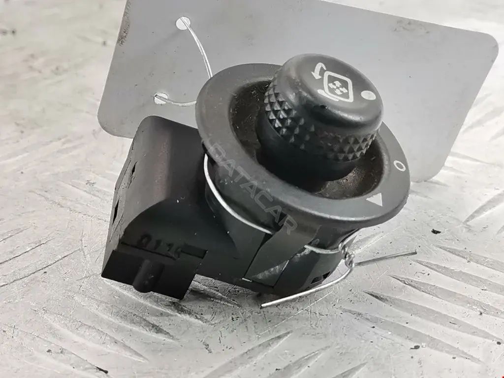 Джойстик регулировки зеркал 03930361, YUF500030