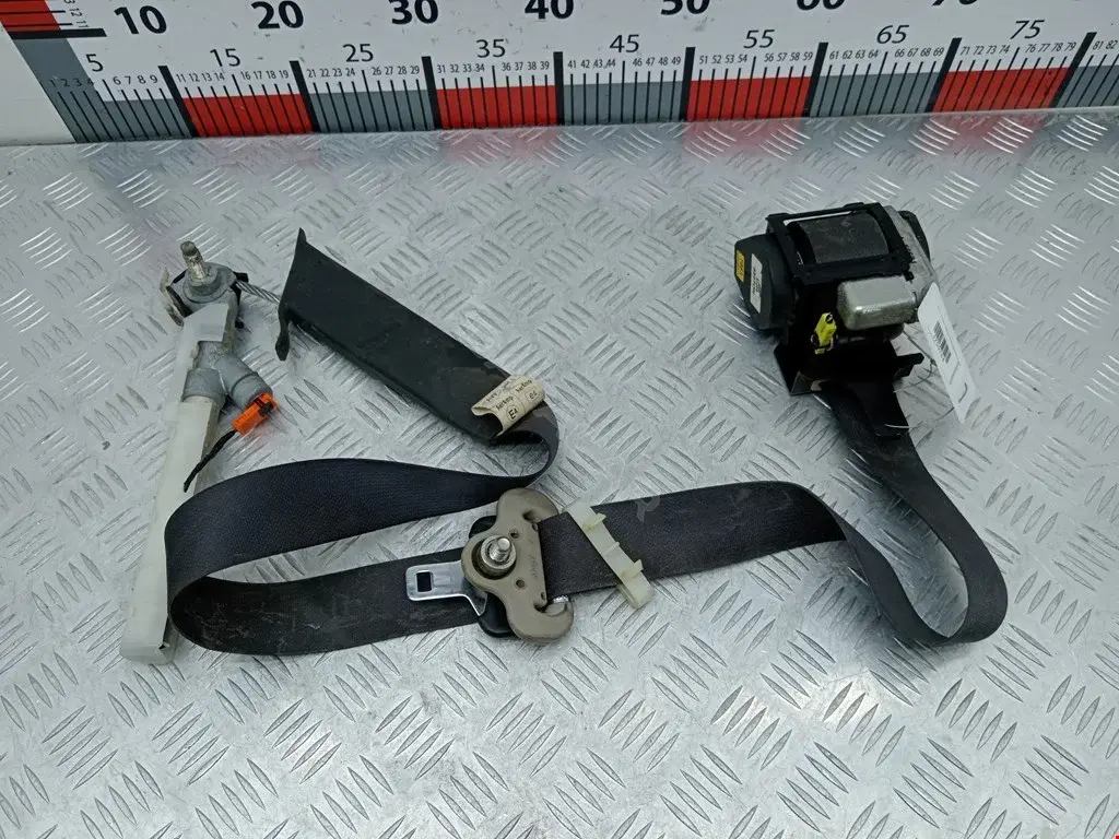 Ремень безопасности 604333800A, 86884JZ11A