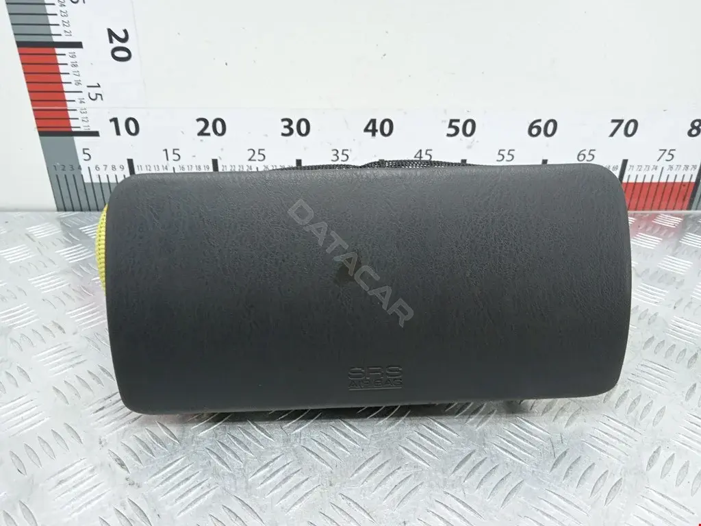 Подушка безопасности MR240240