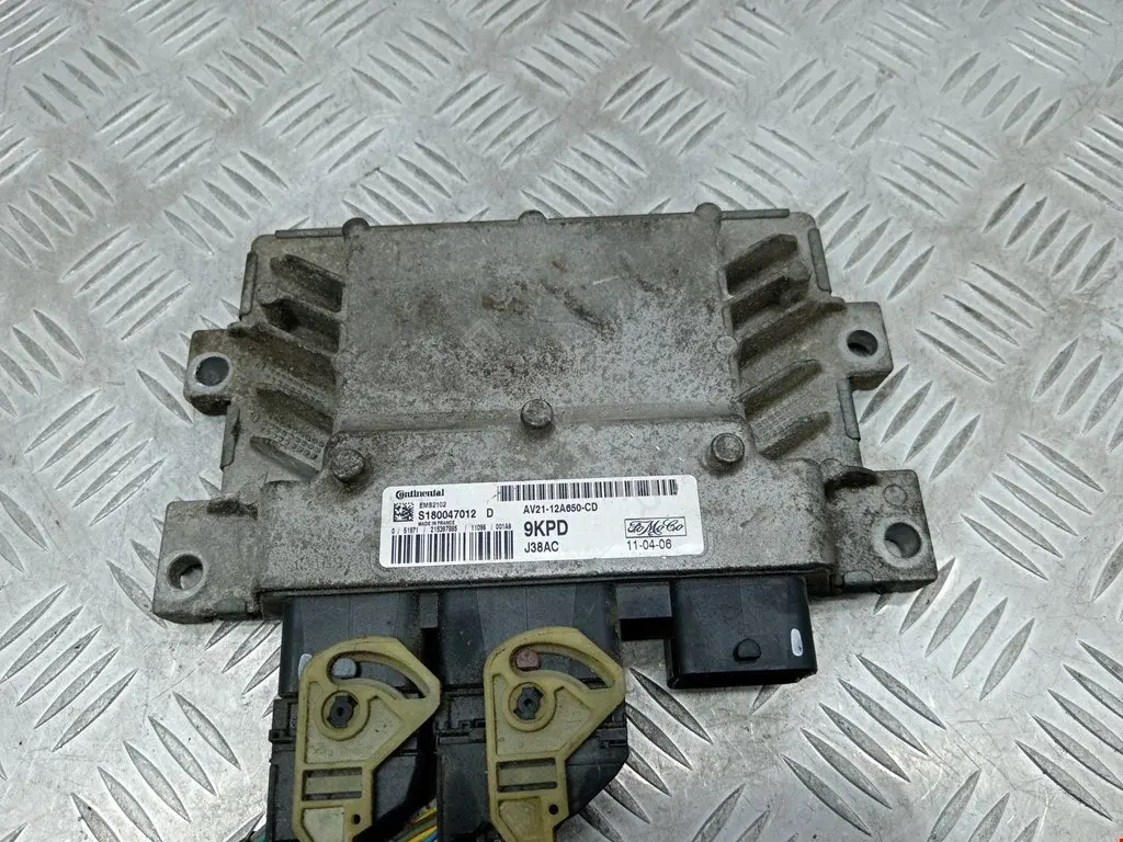 Блок управления двигателем AV2112A650CD, S180047012B
