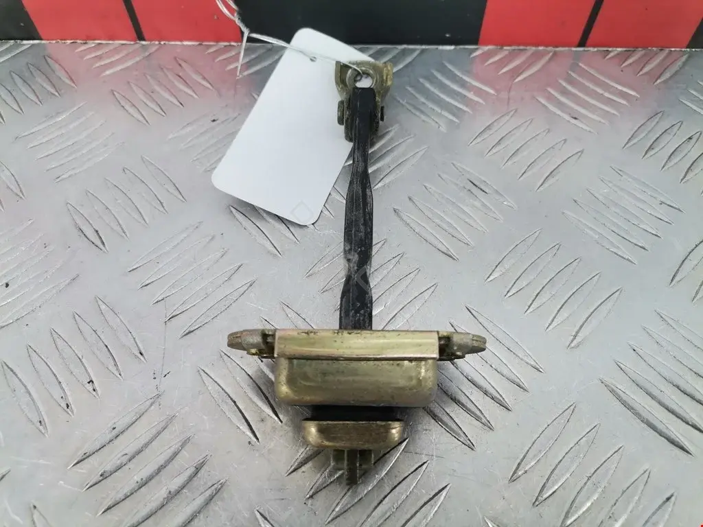Ограничитель двери MR135675