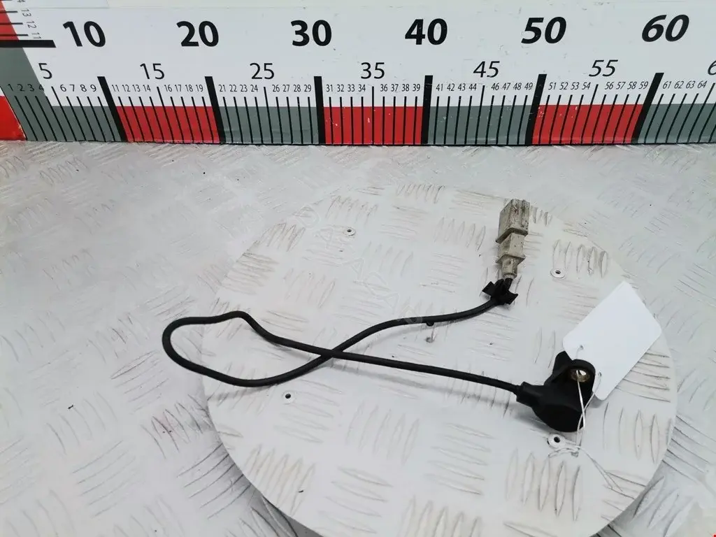 Датчик коленвала 0024010692, 0261210148, 06A906433C
