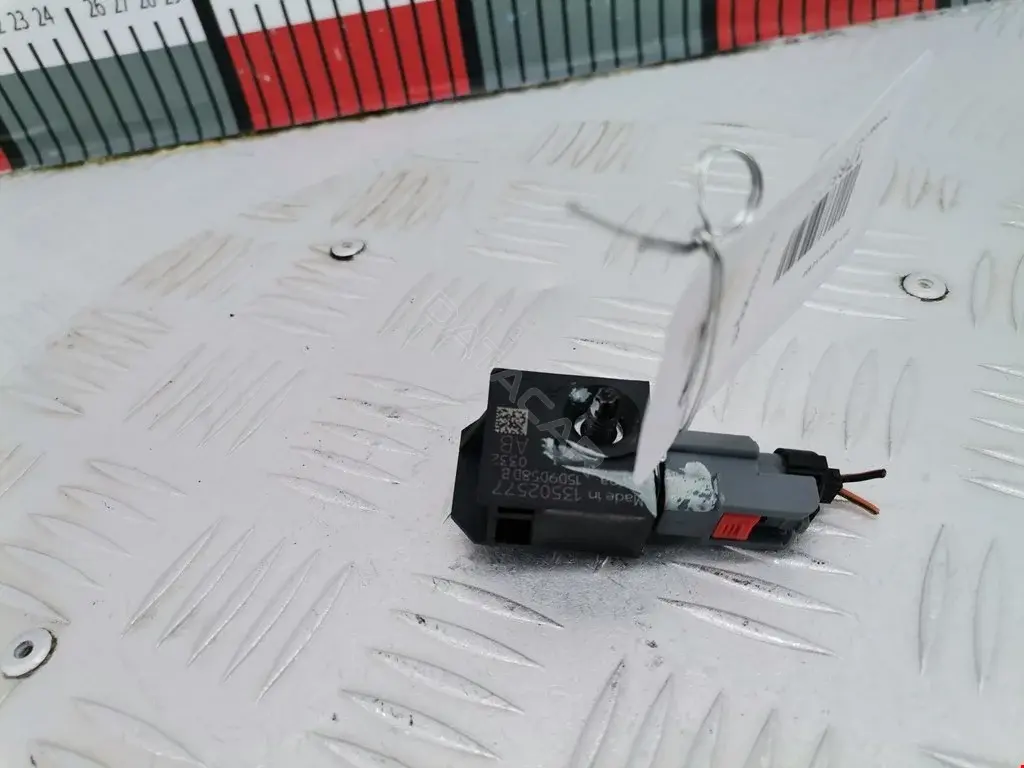 Датчик удара 1235028, 13502577, 901919CG16