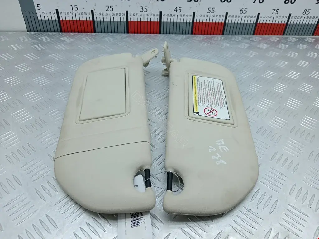 Козырек солнцезащитный 8143JF