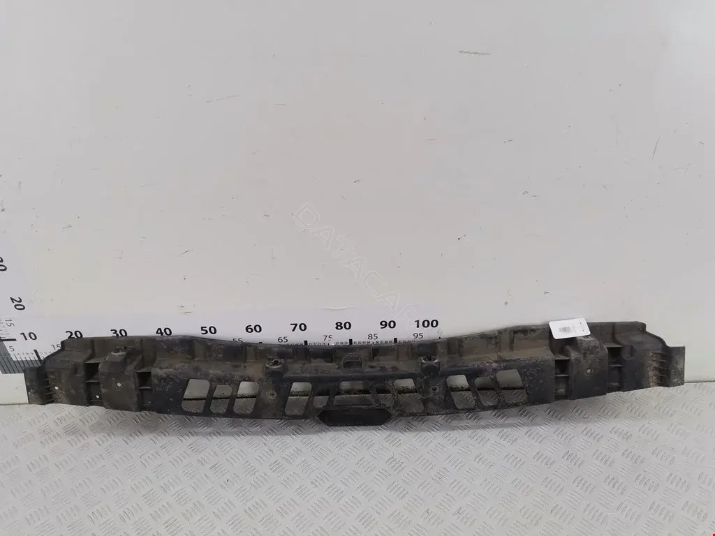 Кронштейн-направляющая бампера DQN500011, LR013862