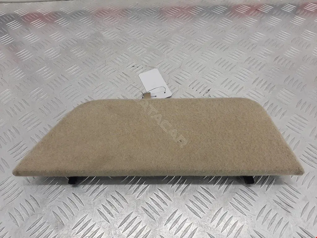 Обшивка багажника 5841848030