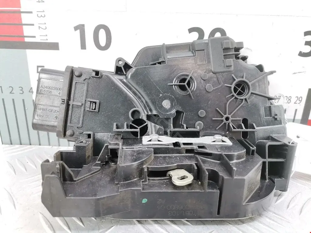 Замок двери AM5AU26413-CC