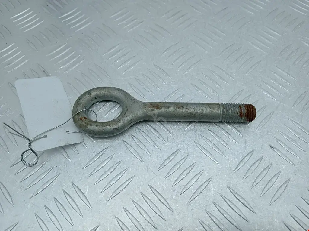 Крюк буксировочный 1790034