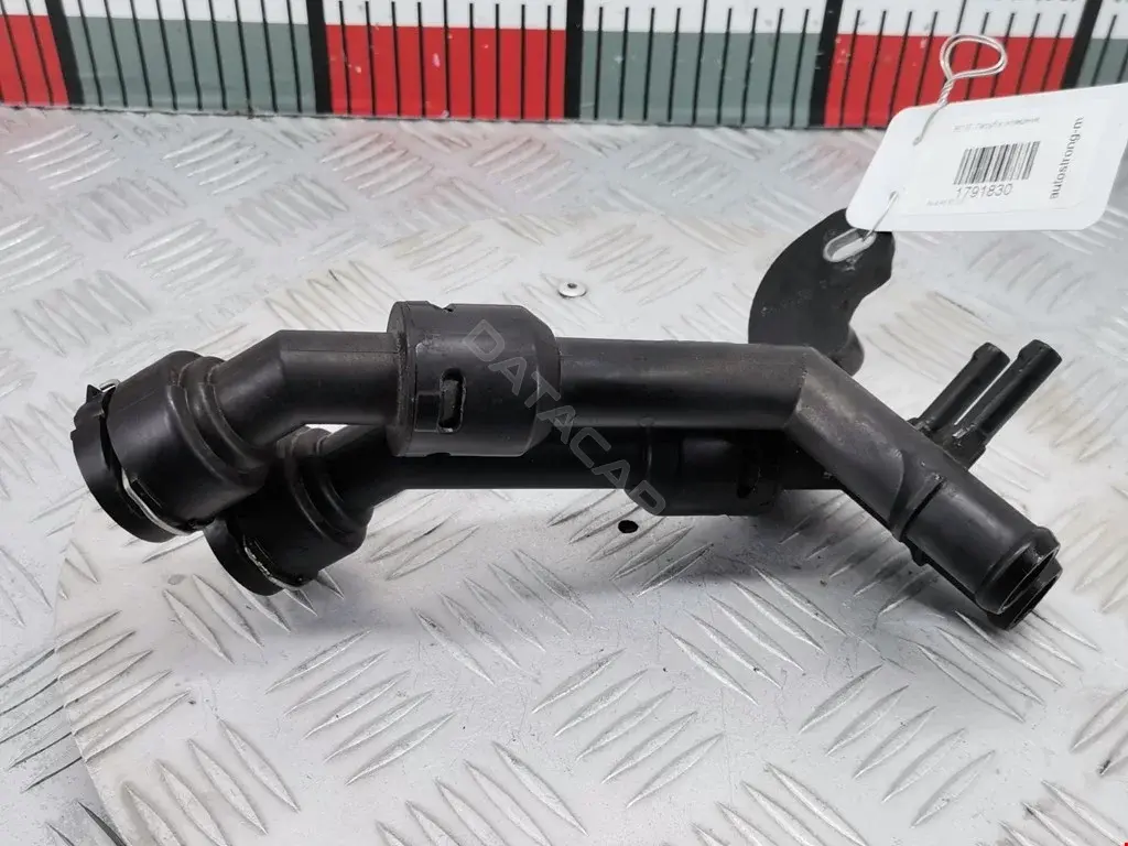 Патрубки системы охлаждения 04L122157AC