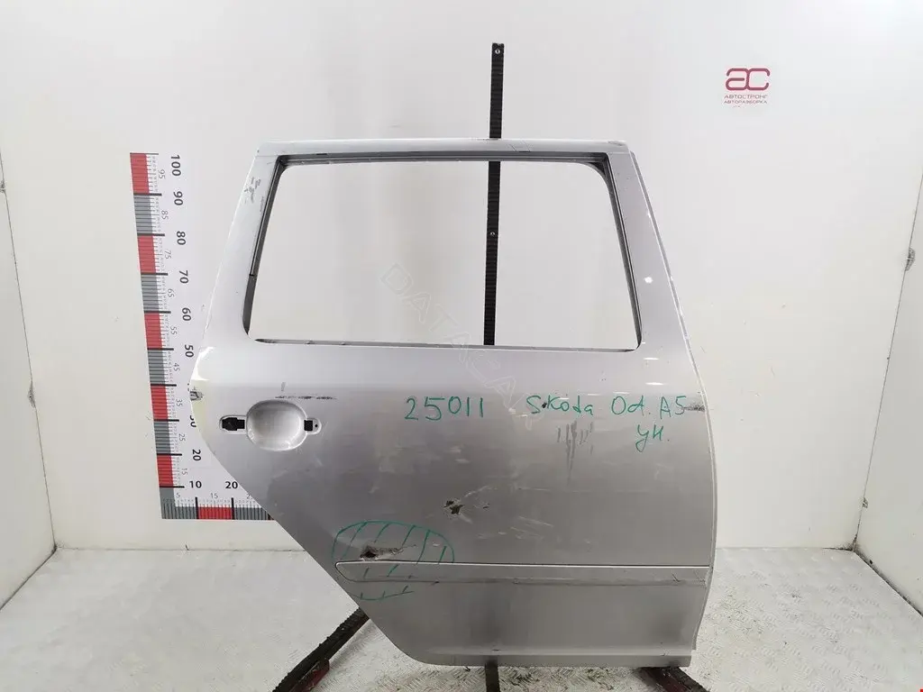 Дверь 1Z5833052, 1Z5833056, OEM0018DZR