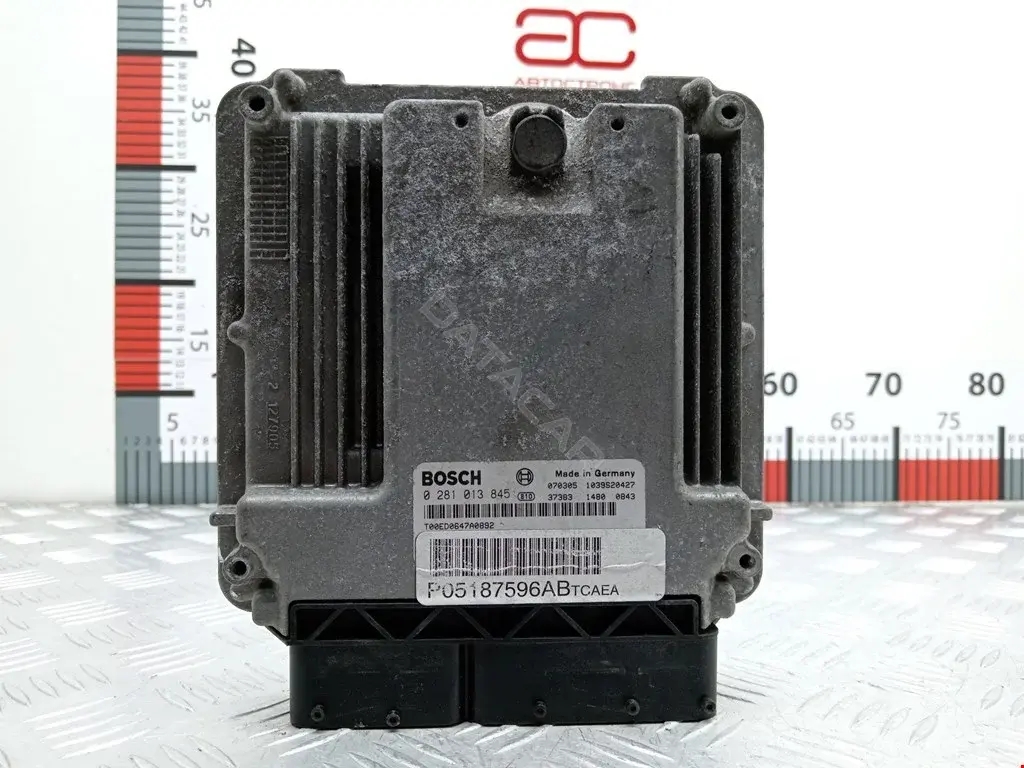 Блок управления двигателем 0281013845, P05187596AB