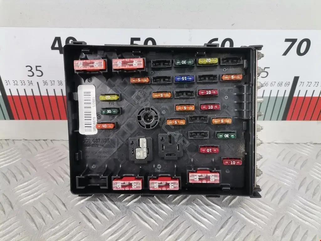 Блок предохранителей 3C0937125, 3C0937125A, 63592777