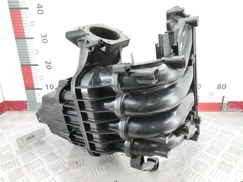 Коллектор впускной MR560038