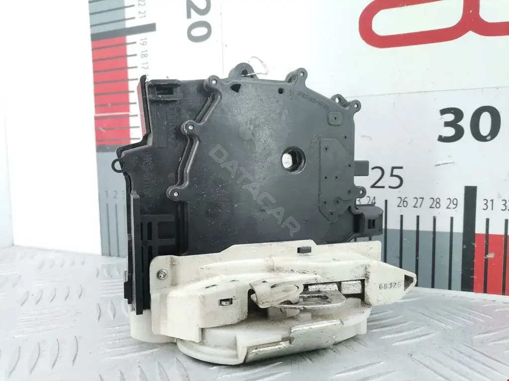 Замок двери 9138R0