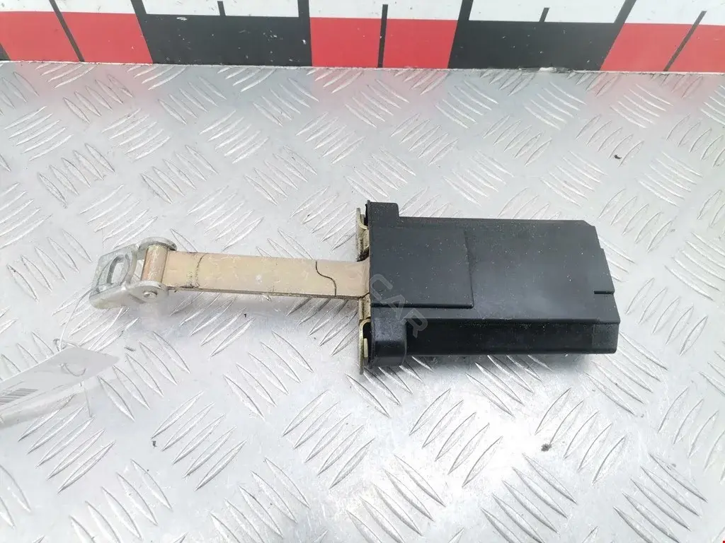 Ограничитель двери 0018011773, 0253066, 0253067