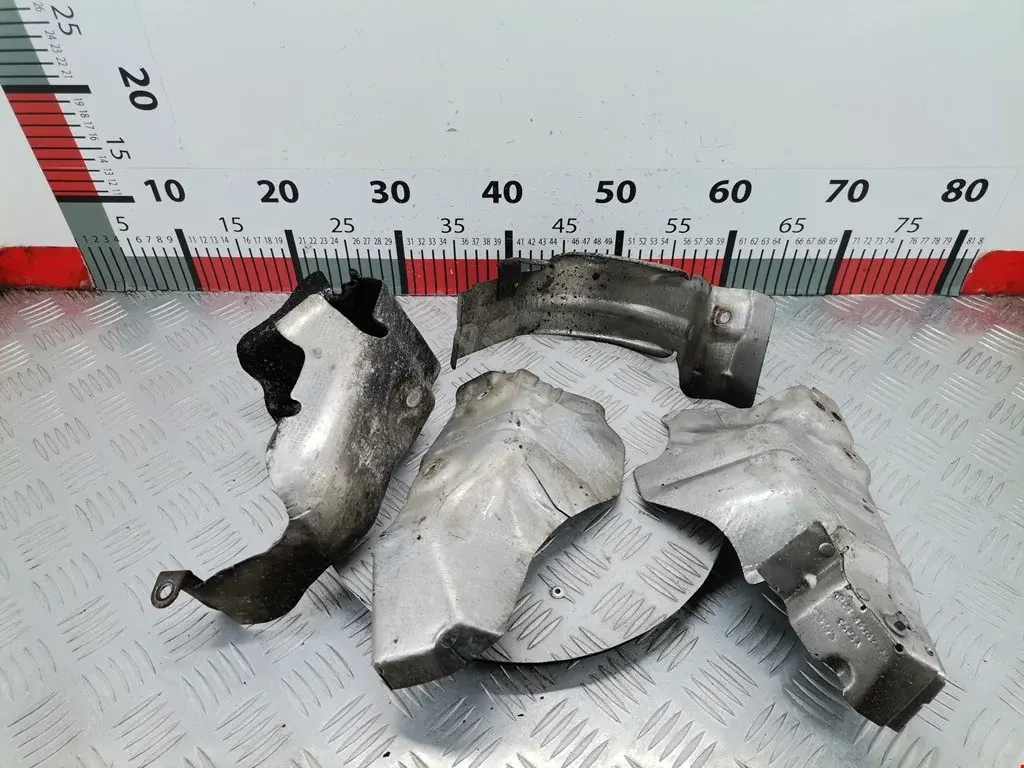 Тепловой экран глушителя 4R8Q6K733CD