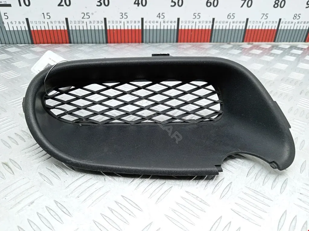 Ус под фару 7L6853663E