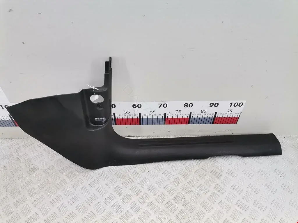 Накладка на порог 8R2867272