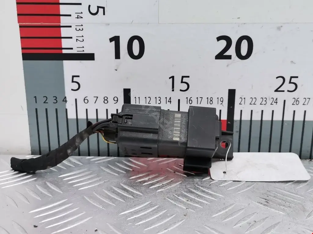 Реле свечей накала 04B907281, 51299067