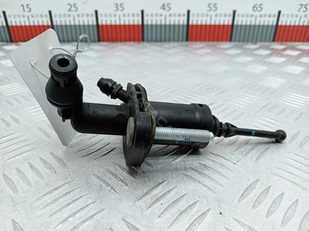 Главный цилиндр сцепления 0584197SX, 2113415, 24241517223