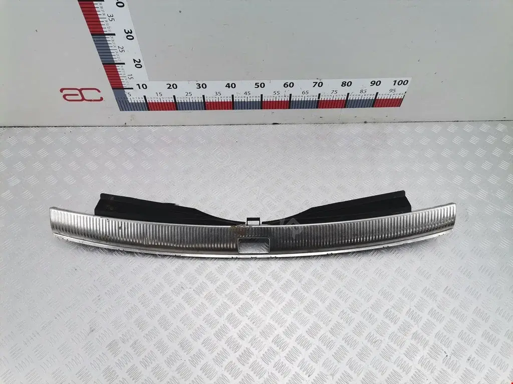 Обшивка багажника 4L0864483A