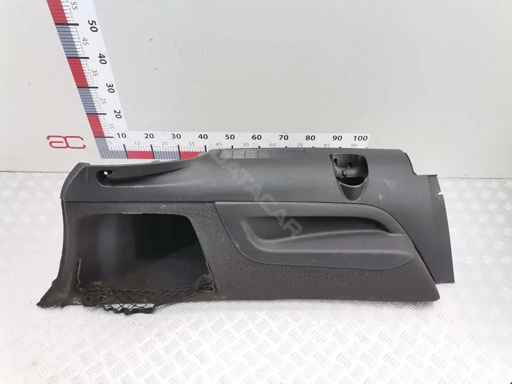 Обшивка багажника 4L0863879