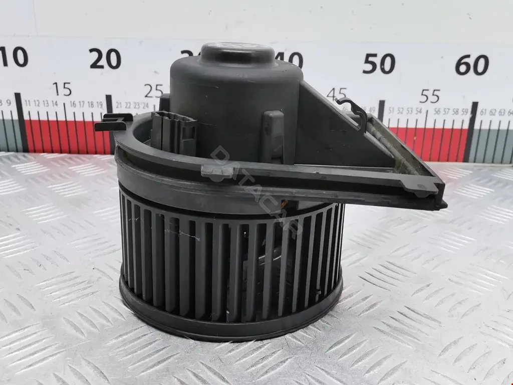 Моторчик печки 0026014841, 0330773, 03887
